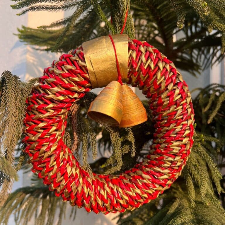 Radiant Christmas Wreath Red